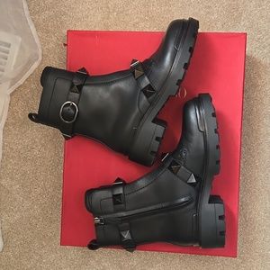 Valentino garavani roman rockstud boots 37